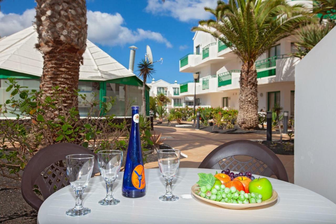 Luxury Beach Front Apartmentos Tahiche Costa Teguise Exterior photo